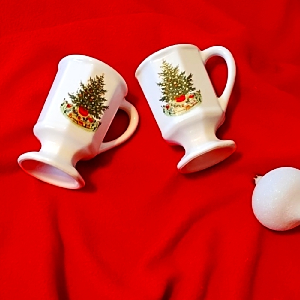 Christmas Heritage Pedestal mug set,4 pc